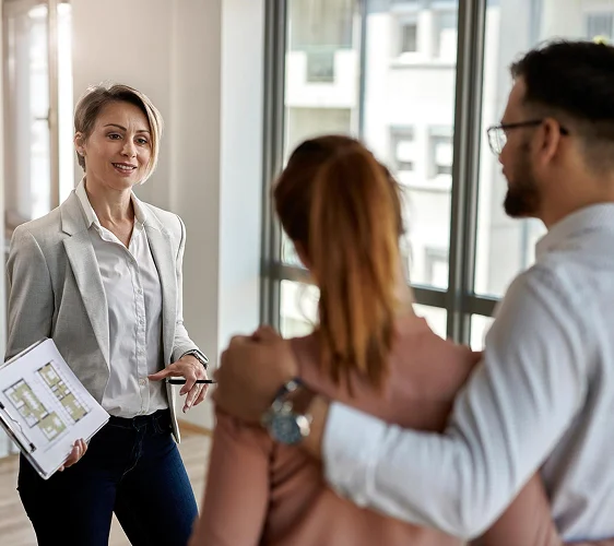 Immobilienberatung am Tisch